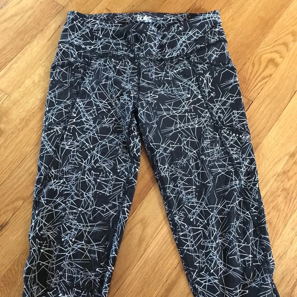 saucony bullet capri medium